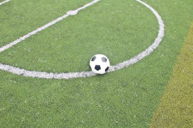 eğri çizgi üzerinde topu