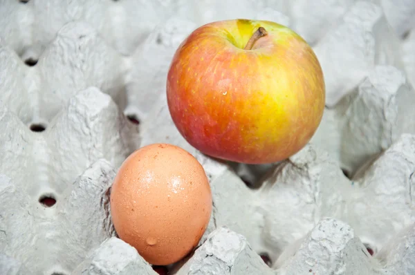 リンゴと卵 — ストック写真