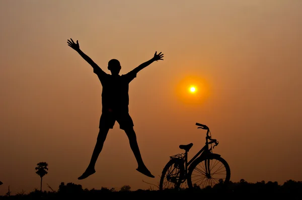 Feliz con la bicicleta — Foto de Stock