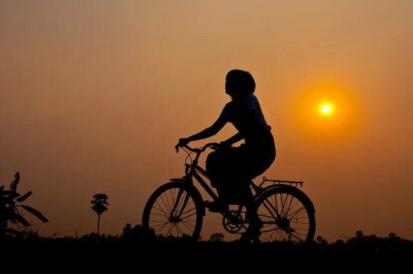 มีความสุขกับจักรยาน — ภาพถ่ายสต็อก