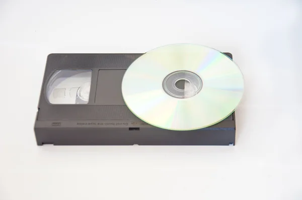 Oude videoband en compact disc — Stockfoto