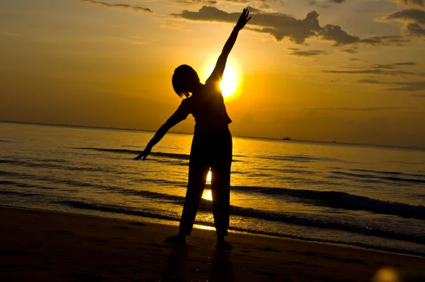 Yoga sur la plage — Photo