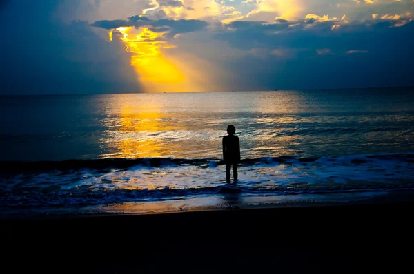 海の中の希望を探してください。 — ストック写真