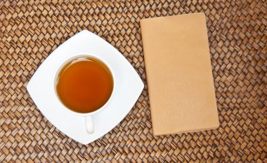 çay ve kahverengi defter