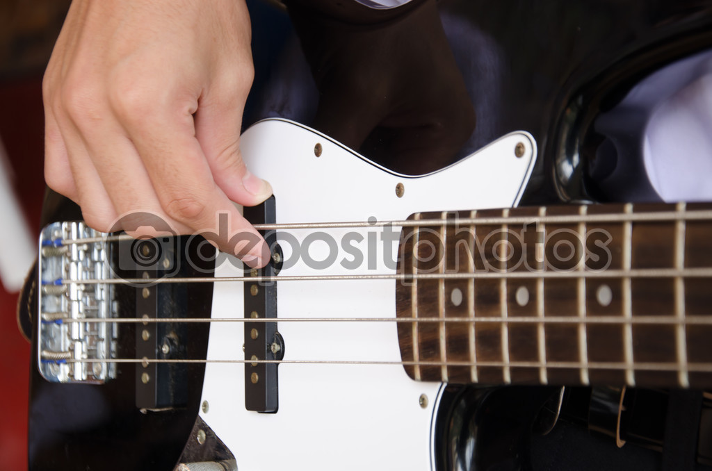 Hand for bass guitar