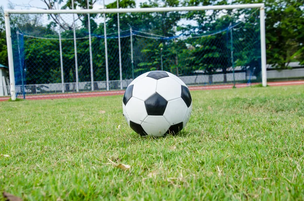 La pelota y el gol —  Fotos de Stock