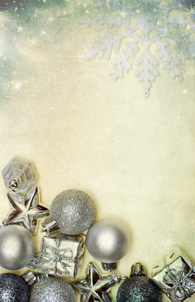 Sztuka świątecznych dekoracji z kulkami i miejsce — Zdjęcie stockowe