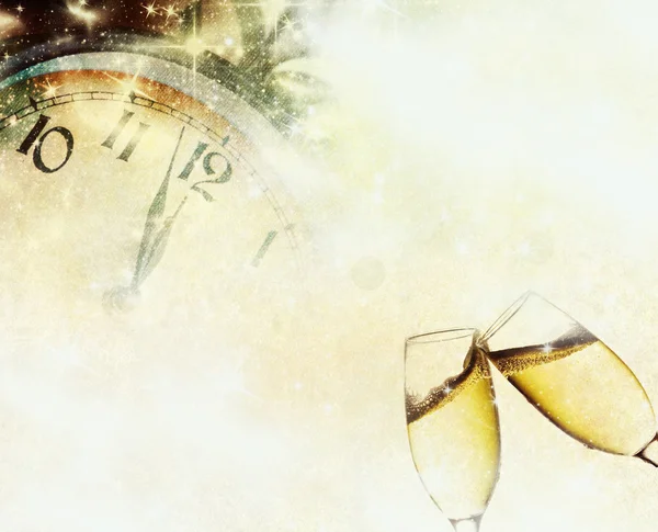 Vintage background with champagne glasses and clock — Stock Photo, Image