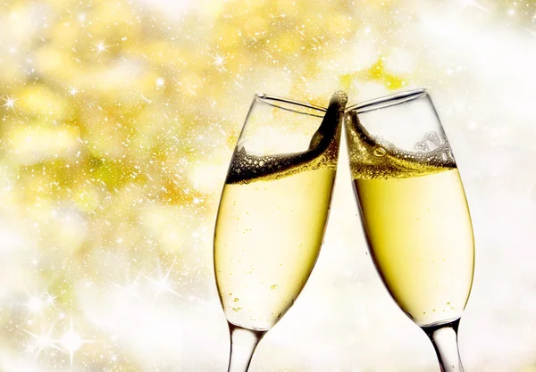 Bokeh fundo com taças de champanhe — Fotografia de Stock