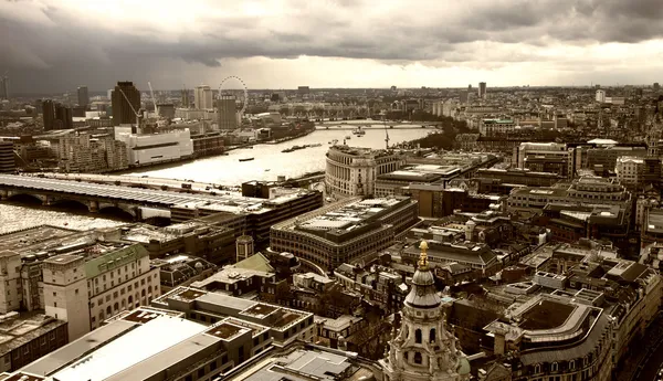 Панорама Лондона из собора Святого Павла — стоковое фото