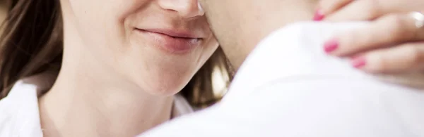Couple sur le point de s'embrasser — Photo