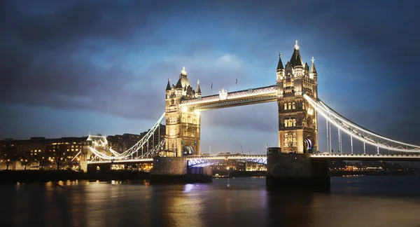 Tower bridge at night, London — Stock Photo, Image
