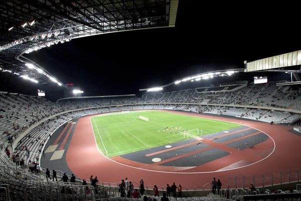 CLUJ NAPOCA, ROMÉNIA-OCT 1.Grande inauguração do Estádio Cluj Arena em 01 de outubro de 2011 em Cluj N, România.O estádio com 31.000 lugares é o maior estádio de futebol da Transilvânia e classificado como estádio UEFA Elite . — Fotografia de Stock