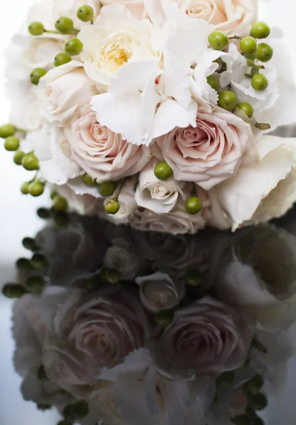 Güzel beyaz düğün buketi — Stok fotoğraf