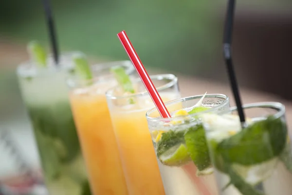 Bunte Cocktails — Stockfoto