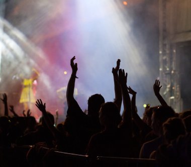 Konserde kalabalık