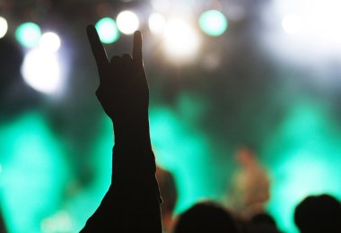 Konserde kalabalık