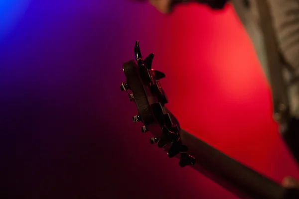 Silhueta de guitarrista — Fotografia de Stock