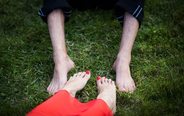 Sposa e sposo con i piedi — Foto Stock