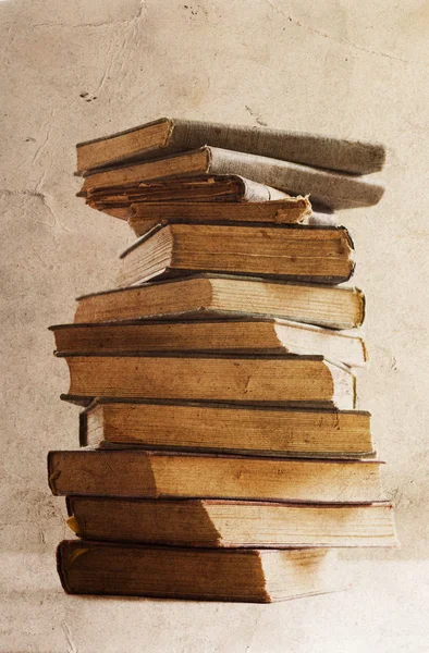 Plie van oude boeken — Stockfoto