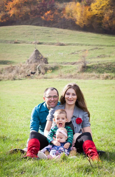 Happy family — Stock Photo, Image