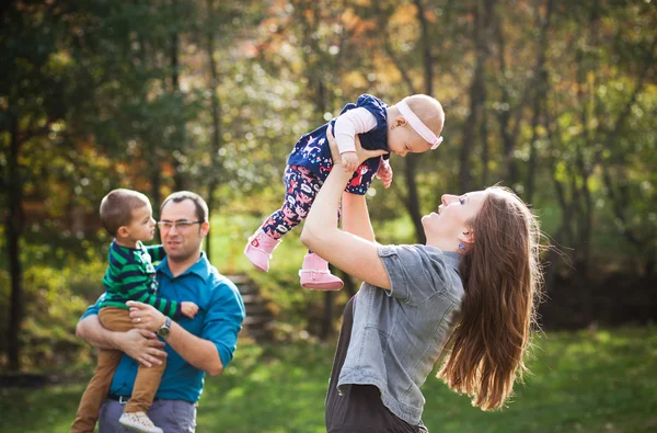 Happy family — Stock Photo, Image