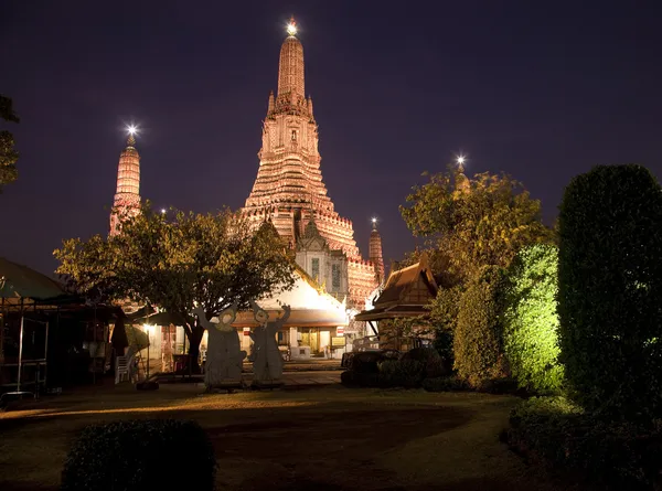 Silueta de Wat Arun —  Fotos de Stock