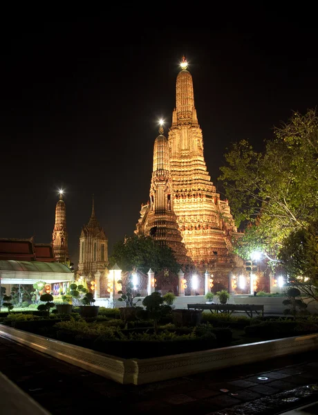Silueta de Wat Arun —  Fotos de Stock