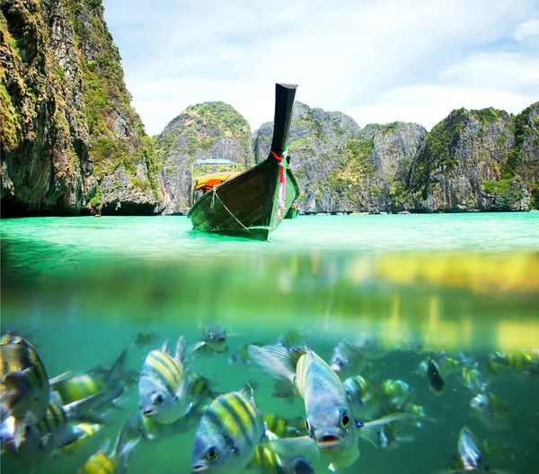 Adaman sea and wooden boat — Stock Photo, Image