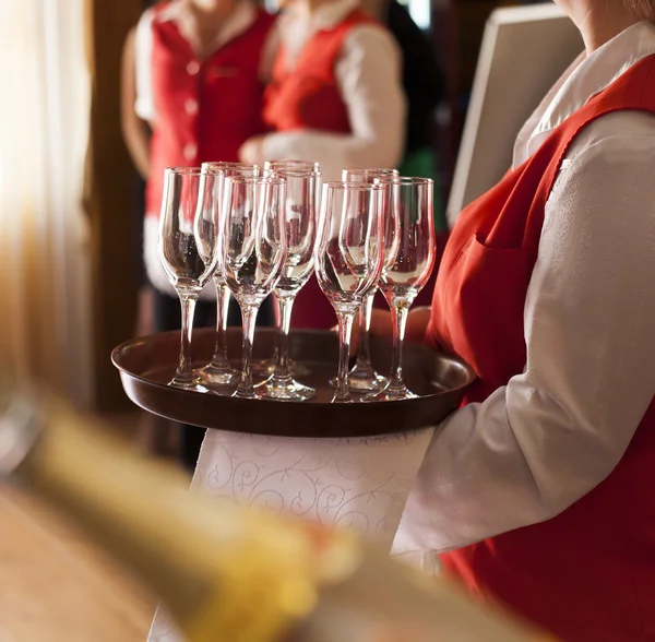 Waiter serving champagne — Stock Photo, Image