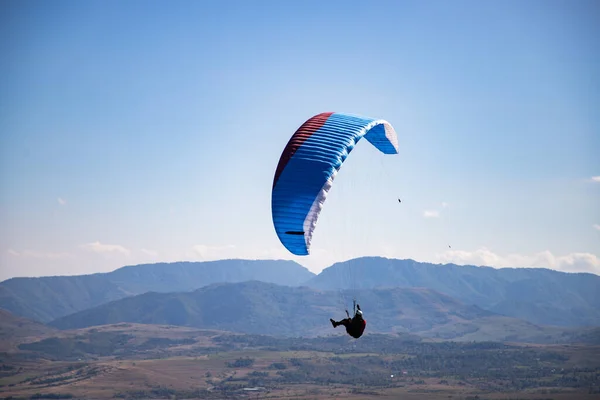 Planeur Parapente Contre Ciel Bleu Volant Adrénaline Concept Liberté — Photo