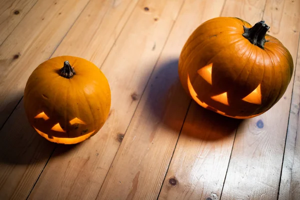 Effrayant Jack Lanterns Sur Table Bois Glowing Fantasy Night Halloween — Photo