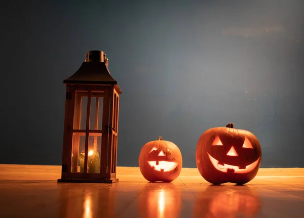 Effrayant Jack Lanterns Sur Table Bois Glowing Fantasy Night Halloween — Photo