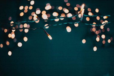 Renkli noel ışıkları tatil arkaplanı