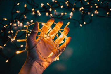 Renkli noel ışıkları tatil arkaplanı