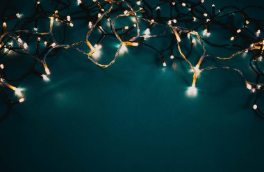 Renkli noel ışıkları tatil arkaplanı