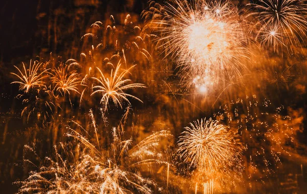 Exploderende Vuurwerk Nieuwjaar Achtergrond — Stockfoto