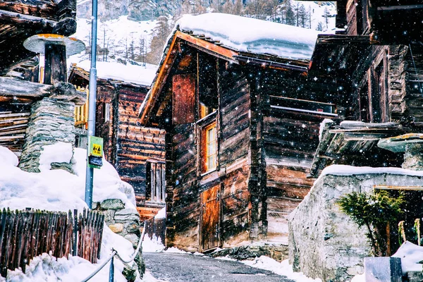 마트의 전통적 스위스 리조트 마터호른 내리고 — 스톡 사진