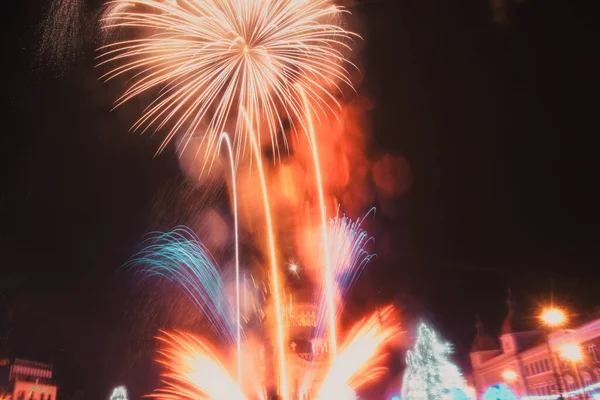 市内の花火幸せな新年の背景 — ストック写真