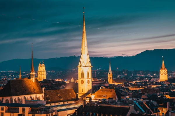 Zurich Panorama Wieżyczkami Kościoła Nocy Szwajcaria — Zdjęcie stockowe