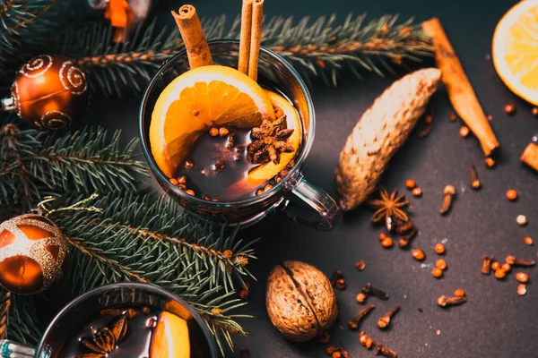 Glühwein Tannenzweige Zimt Tröstliches Weihnachtsgetränk — Stockfoto