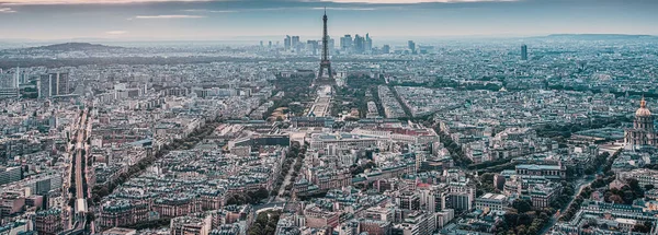 Letecký Pohled Přes Paříž Při Západu Slunce Ikononickou Eiffelskou Věží — Stock fotografie