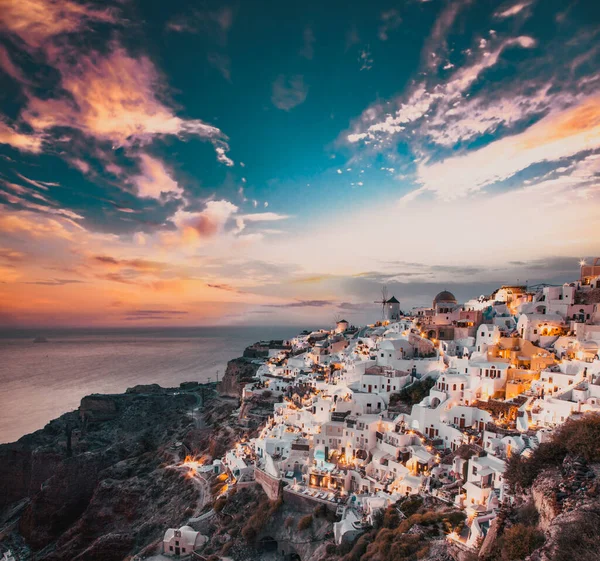 Oiaの素晴らしい夕日 サントリーニ島の正方形のフォーマット — ストック写真