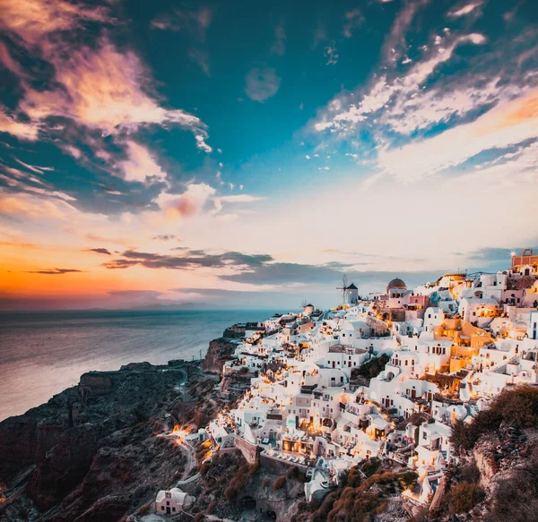 Oiaの素晴らしい夕日 サントリーニ島の正方形のフォーマット — ストック写真