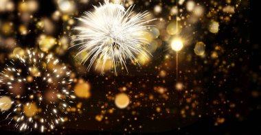 Bokeh ve havai fişekler bayram bayramı ya da yeni yıl arkaplanı