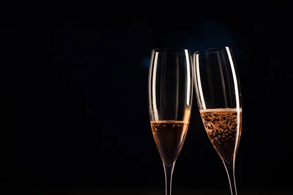 Два Бокала Шампанского Праздничный Свет Новым Годом — стоковое фото