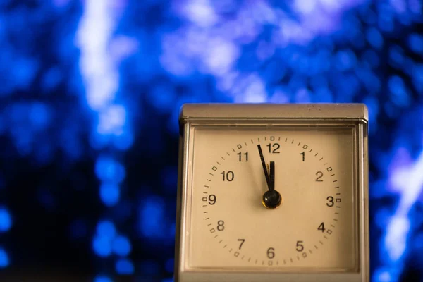 Часы Полночь Фейерверк Канун Нового Года — стоковое фото