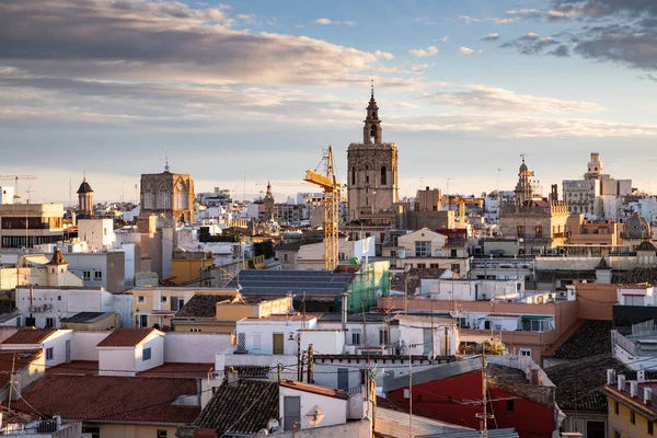 バレンシア スペイン 2021年12月6日 スペインのバレンシア市の旧市街にあるSerranosタワーからの空中都市景観 — ストック写真