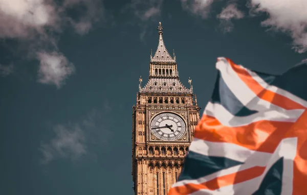 Flag Waving Front Big Ben Westmister Abbey London — Stockfoto