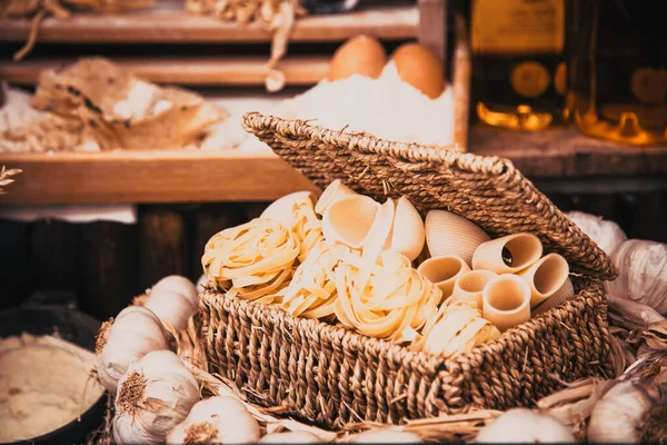 Παραδοσιακό Ιταλικό Ζυμαρικό Αλεύρι Και Αυγά — Φωτογραφία Αρχείου